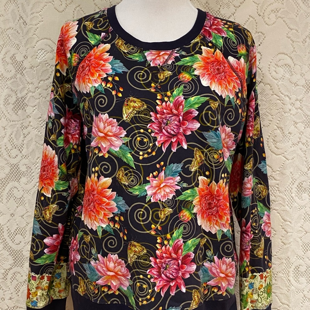 Johnny Was Uptown Navy Floral Butterfly Crew Neck Sweatshirt and leggings, S